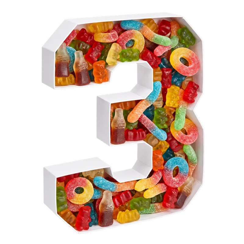 Mit Candys gefüllte Zahl 3